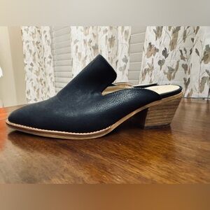 Chic Black Leather Women's Mules